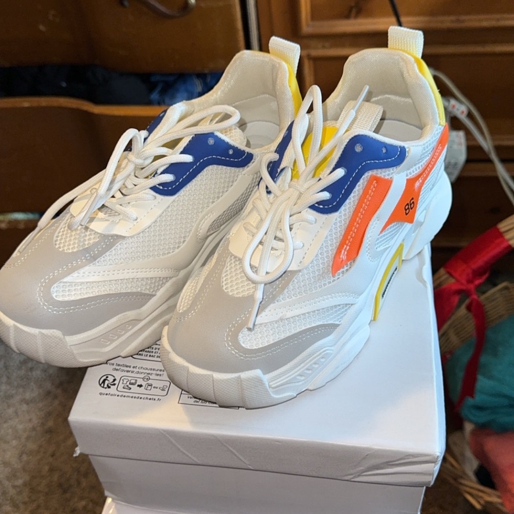 Brand new tennis shoes